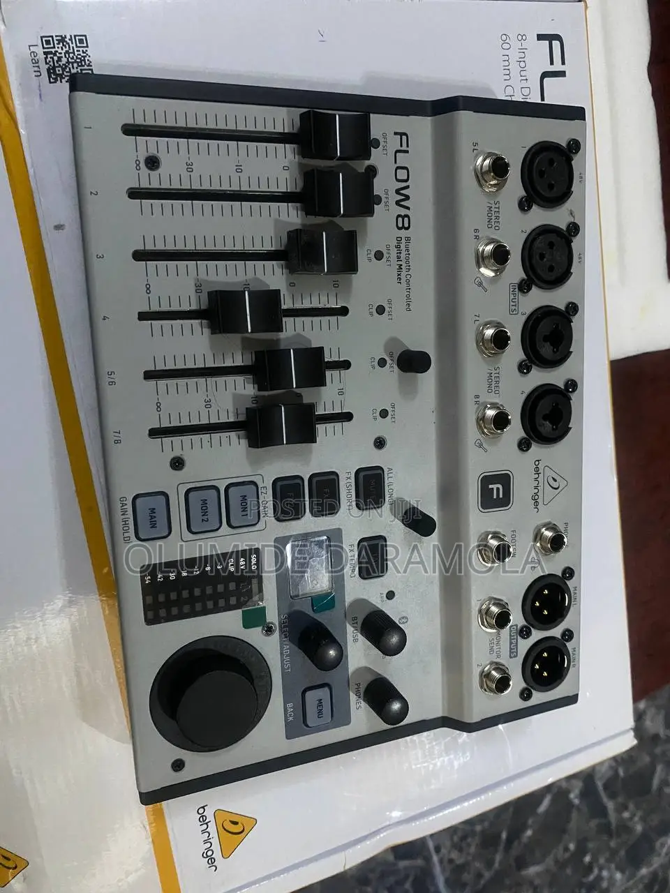 Behringer Flow 8