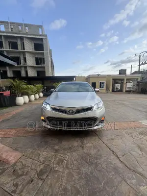 Toyota Avalon XLE 4dr Sedan (3.5L 6cyl 6A) 2014 Silver