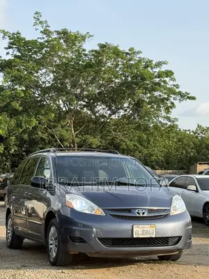 Toyota Sienna LE 2008 Gray