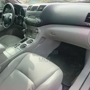 Toyota Highlander 2011 Green