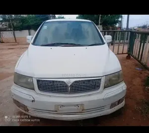 Mitsubishi Chariot 2002 White