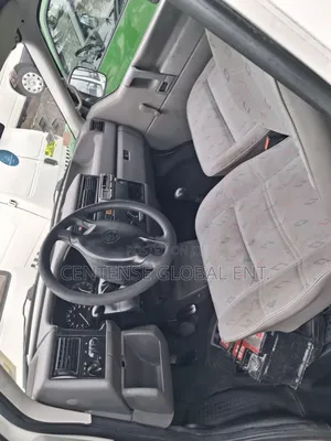Volkswagen Transporter 1994 White