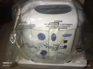Super Intermet Japan Deep Fryer With a Detachable Deep Frying Pan.