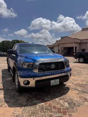 Toyota Tundra 2013 Blue