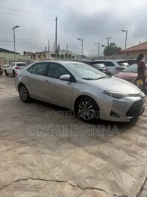 Toyota Corolla LE (1.8L 4cyl 2A) 2018 Silver