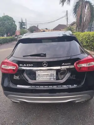 Mercedes-Benz GLA 250 2015 Black
