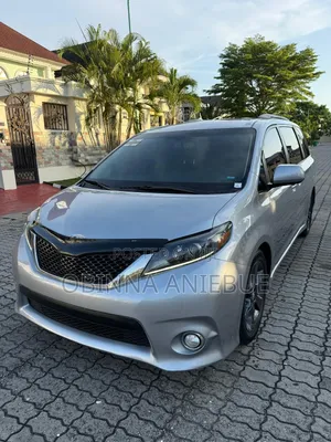 Toyota Sienna 2015 Silver