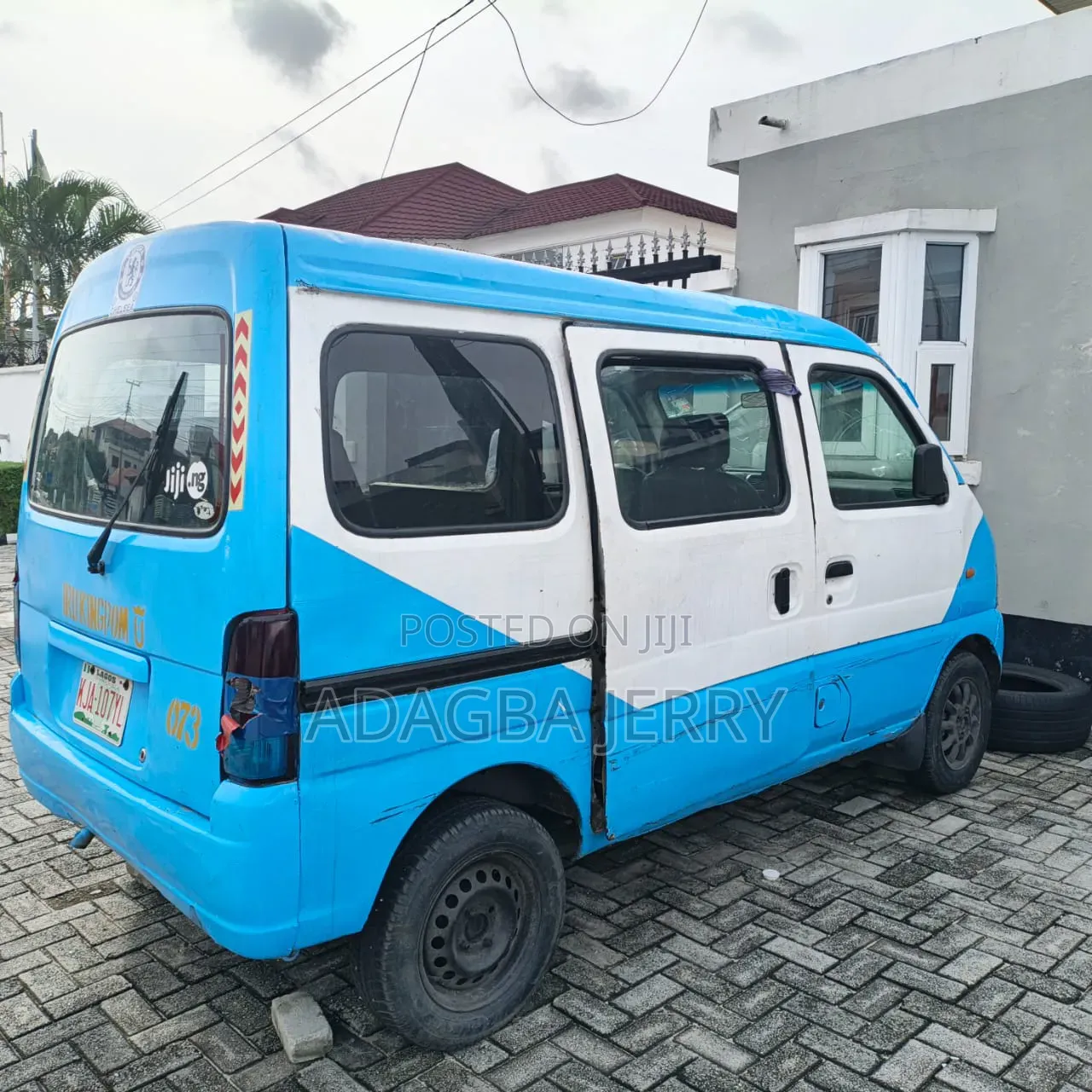 Suzuki APV Minibus 2010 Blue