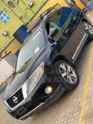 Nissan Pathfinder 2013 Black