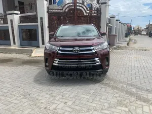 Toyota Highlander 2015 Red
