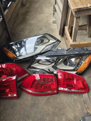 Front and Back Head Light Touareg 2013