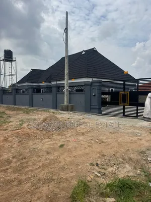 3bdrm Bungalow in Premier Estate Elebu, Akala Express for rent