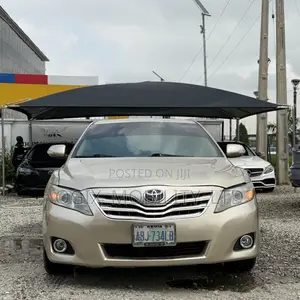 Toyota Camry LE 4dr Sedan (2.4L 4cyl 5A) 2008 Gold