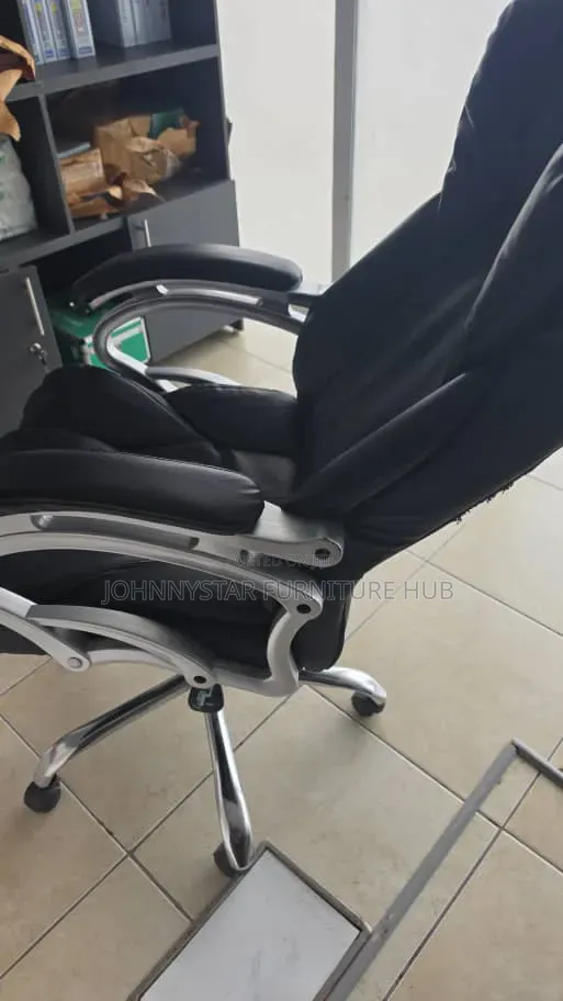 Adjustable Hands Economic Executive Office Chair