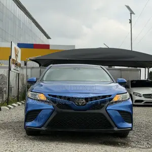 Toyota Camry SE (2.5L 4cyl 8A) 2019 Blue
