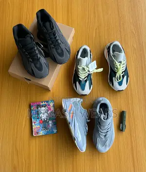 Yeezy Boost 40-46 Back in Store