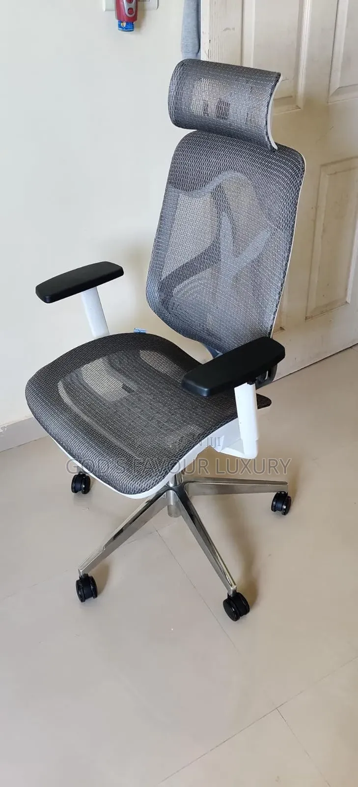 Ergonomic Office Mesh Chair.