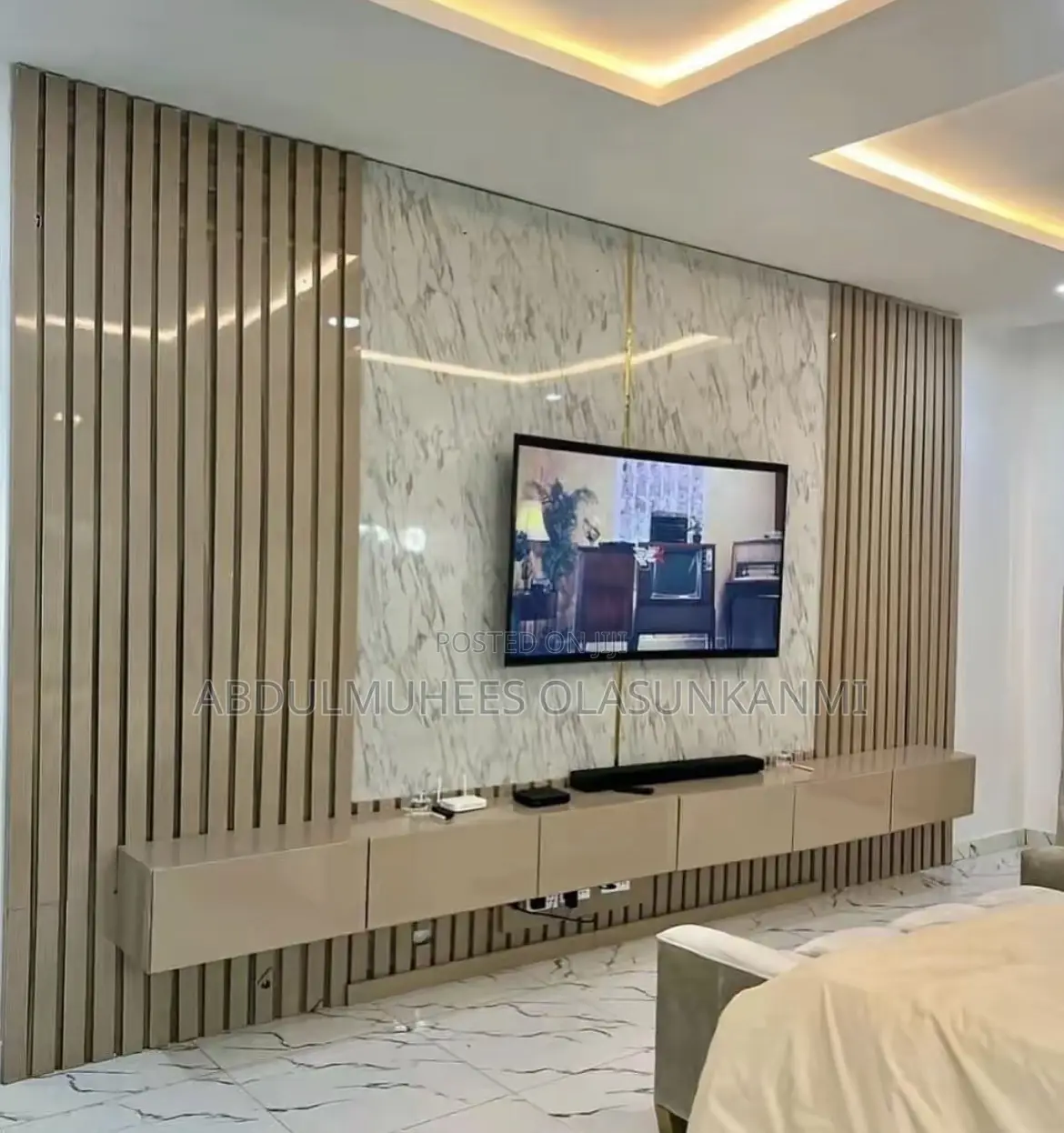 Fully High Glossed Wall Tv Console