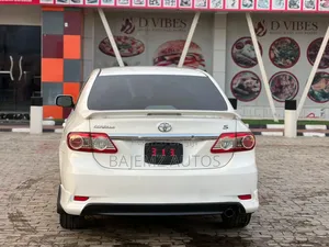 Toyota Corolla 2011 White
