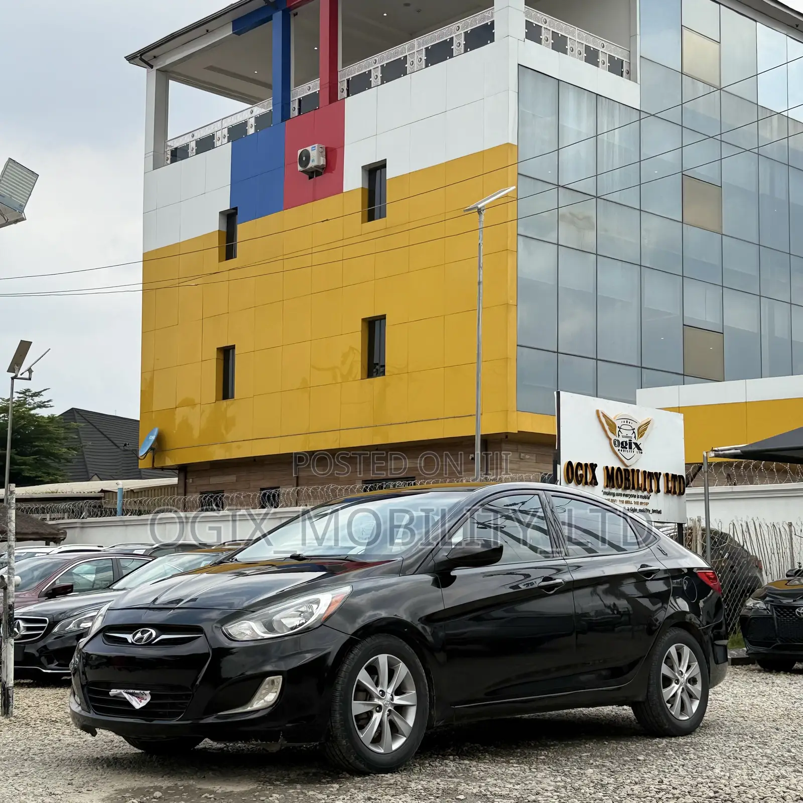 Hyundai Accent 2012 Black