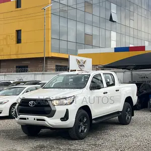 New Toyota Hilux 2025 White