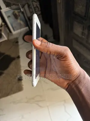 Apple iPhone 8 Plus 64 GB White