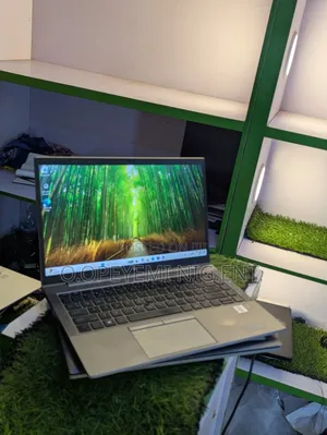 Laptop HP ZBook Firefly 14 G7 32GB Intel Core i7 SSD 512GB