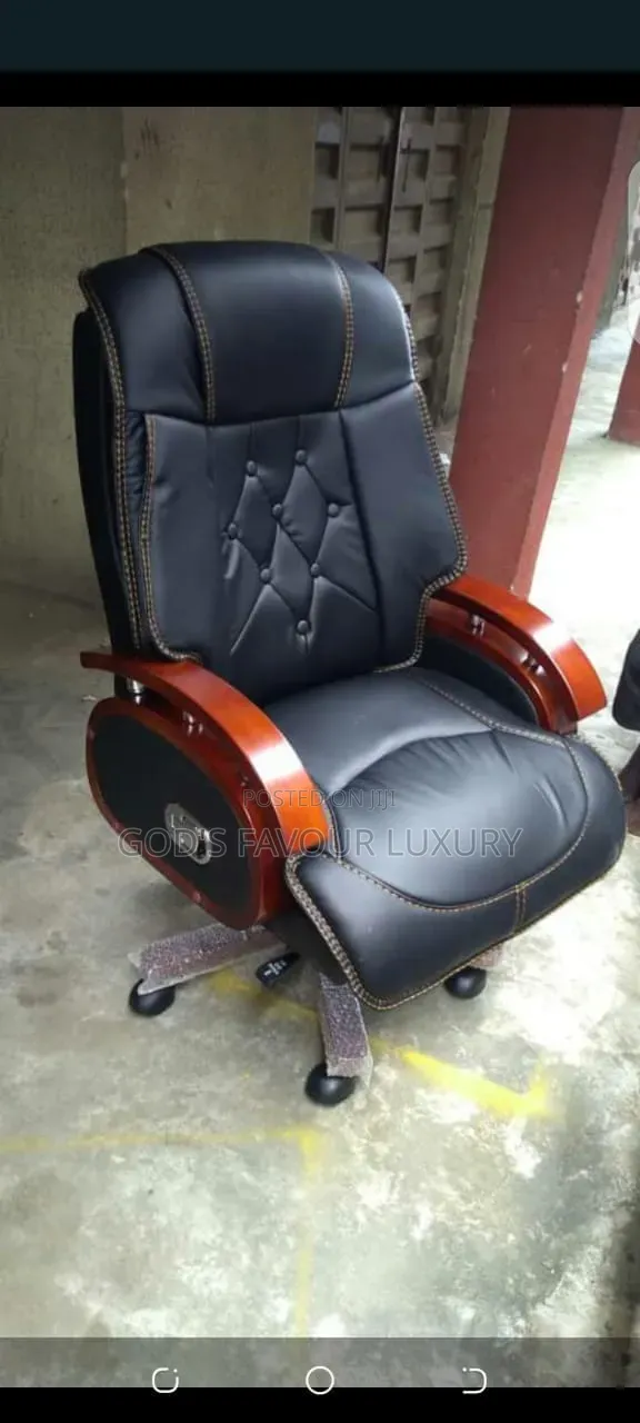 Executive Office Leather Chair.