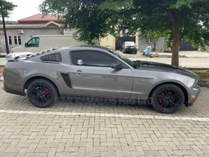 Ford Mustang V6 2010 Gray