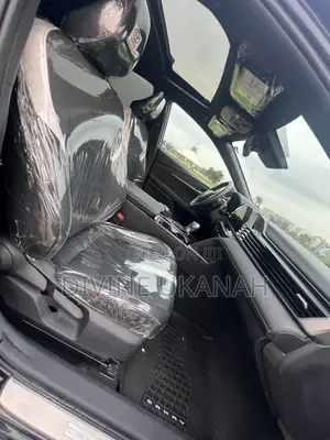 Toyota Camry SE 2025 Black