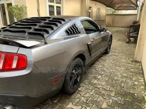 Ford Mustang V6 2010 Gray