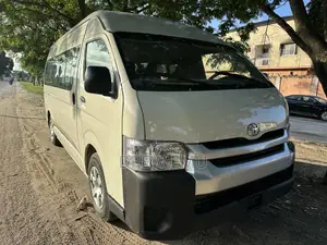 Toyota HiAce 2014 White