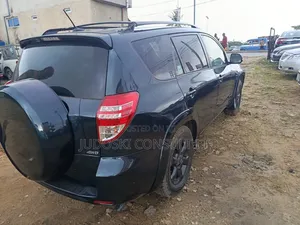 Toyota RAV4 2010 Blue