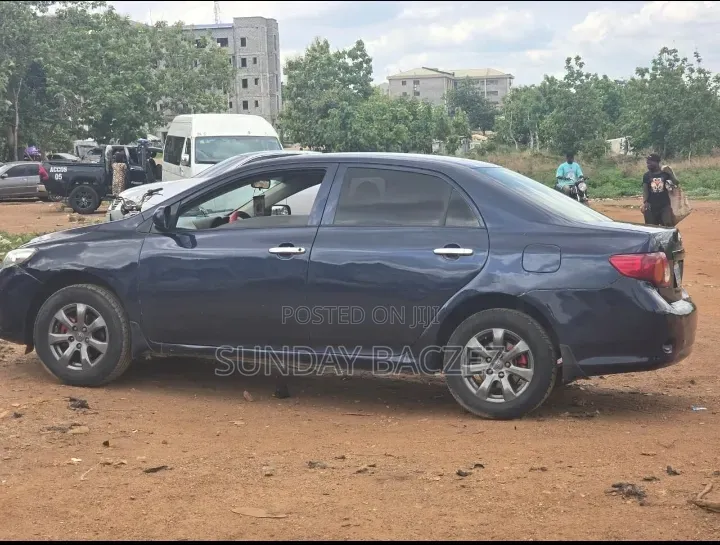 Toyota Corolla 2010 Blue