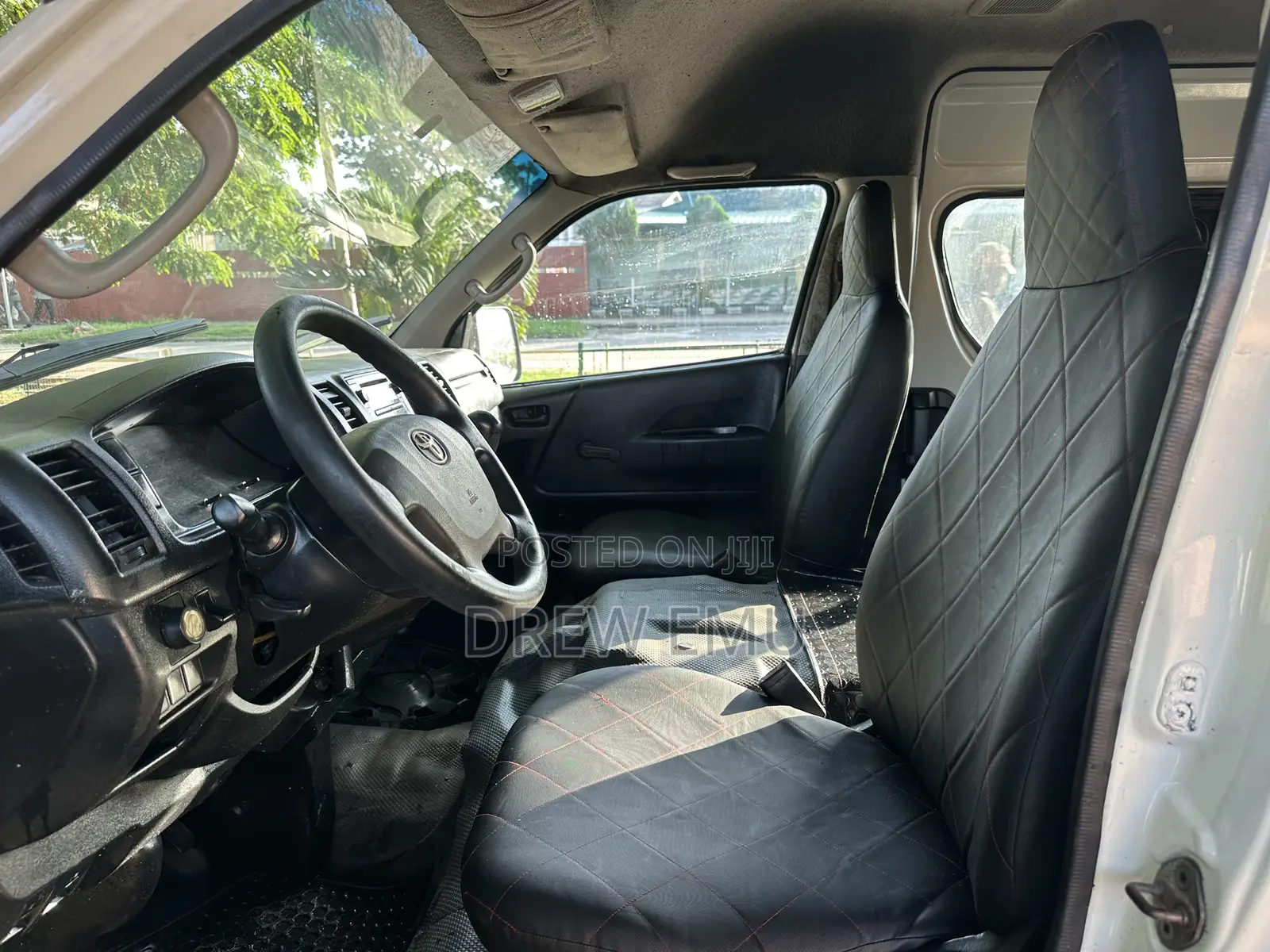 Toyota HiAce 2014 White