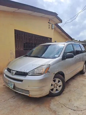 Toyota Sienna 2004 Gold