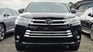 Toyota Highlander XLE 4x4 V6 (3.5L 6cyl 8A) 2018 Black