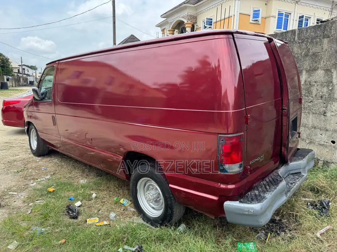 Ford E350 2008 Red