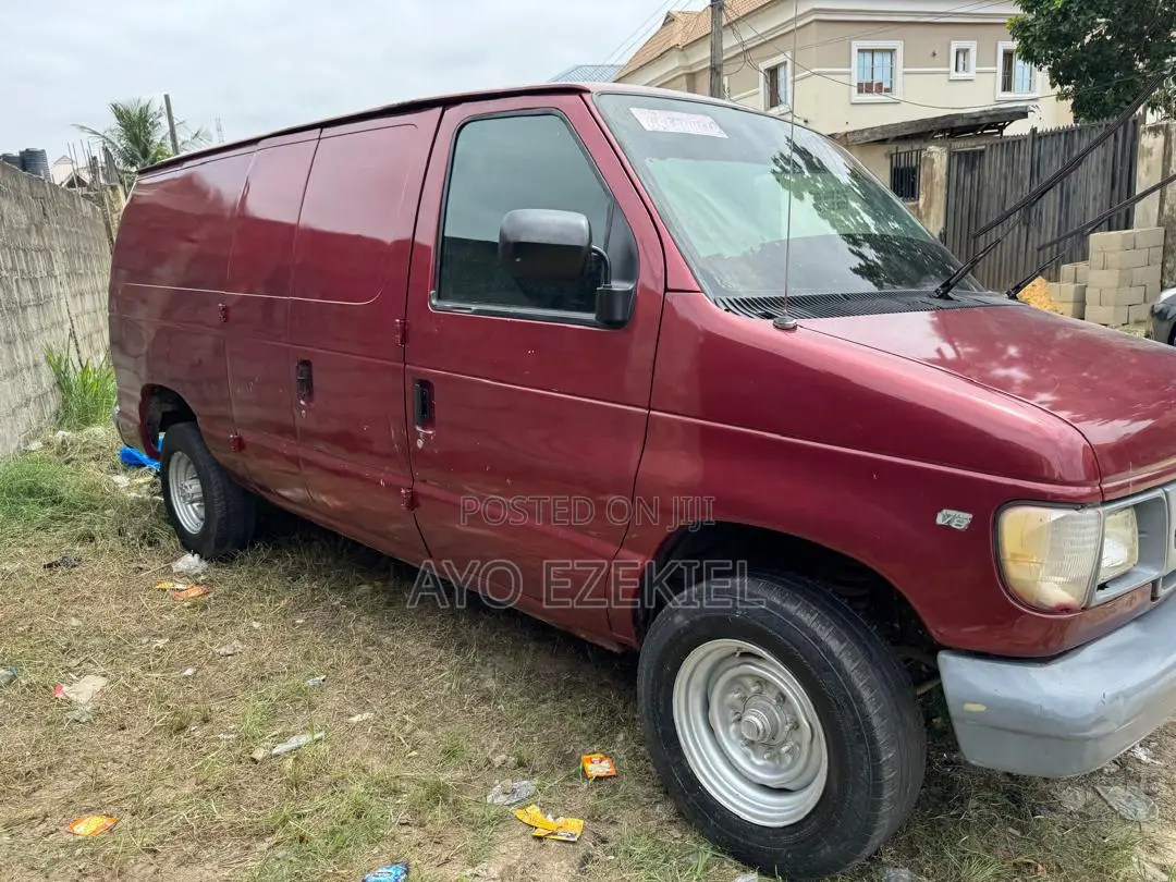 Ford E350 2008 Red