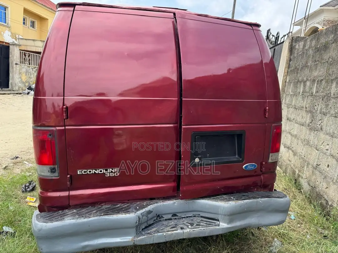 Ford E350 2008 Red
