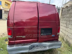 Ford E350 2008 Red