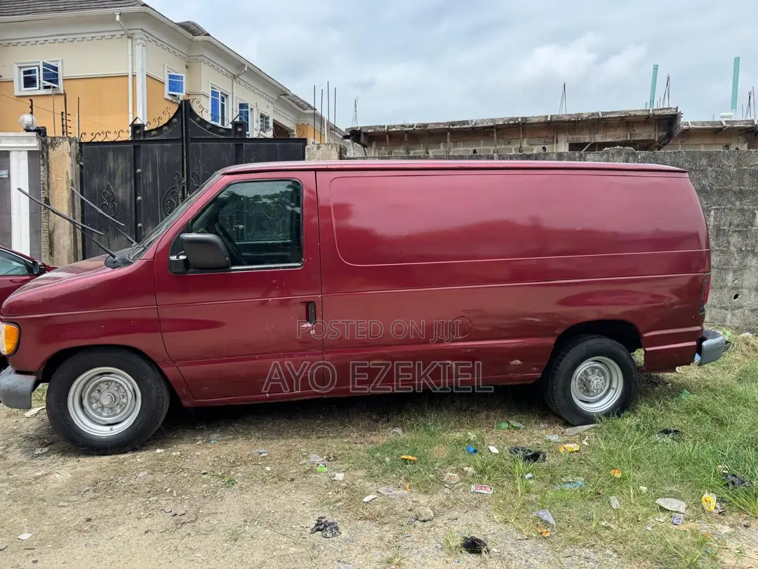 Ford E350 2008 Red