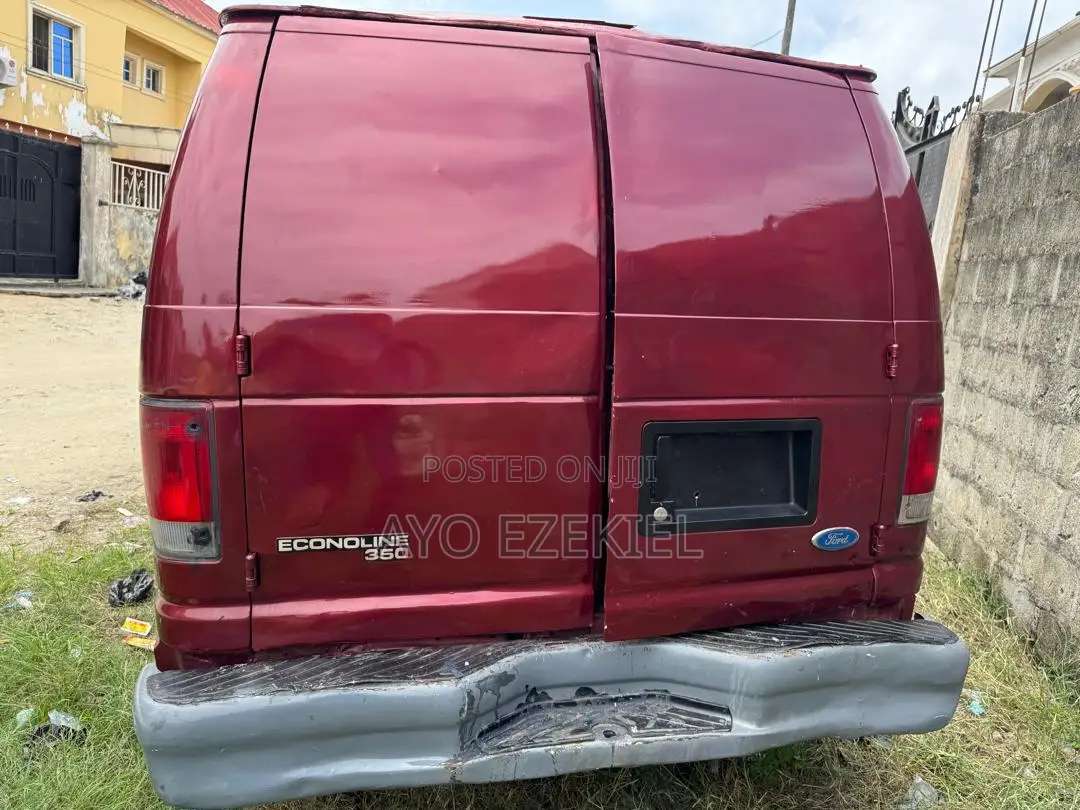 Ford E350 2008 Red