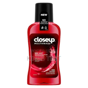 Close Up Mouthwash