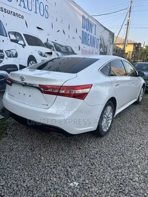 Toyota Avalon XLE 4dr Sedan (3.5L 6cyl 6A) 2014 White
