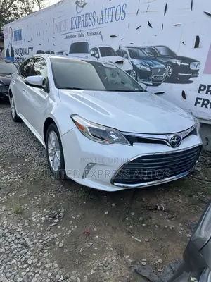 Toyota Avalon XLE 4dr Sedan (3.5L 6cyl 6A) 2014 White