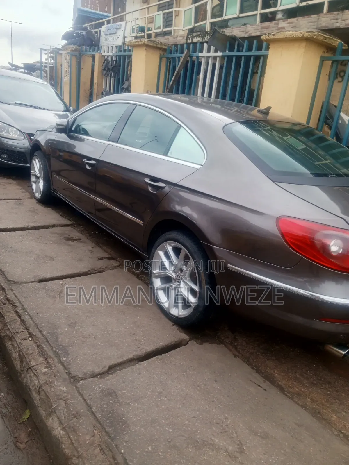 Volkswagen Passat 2011 Gold