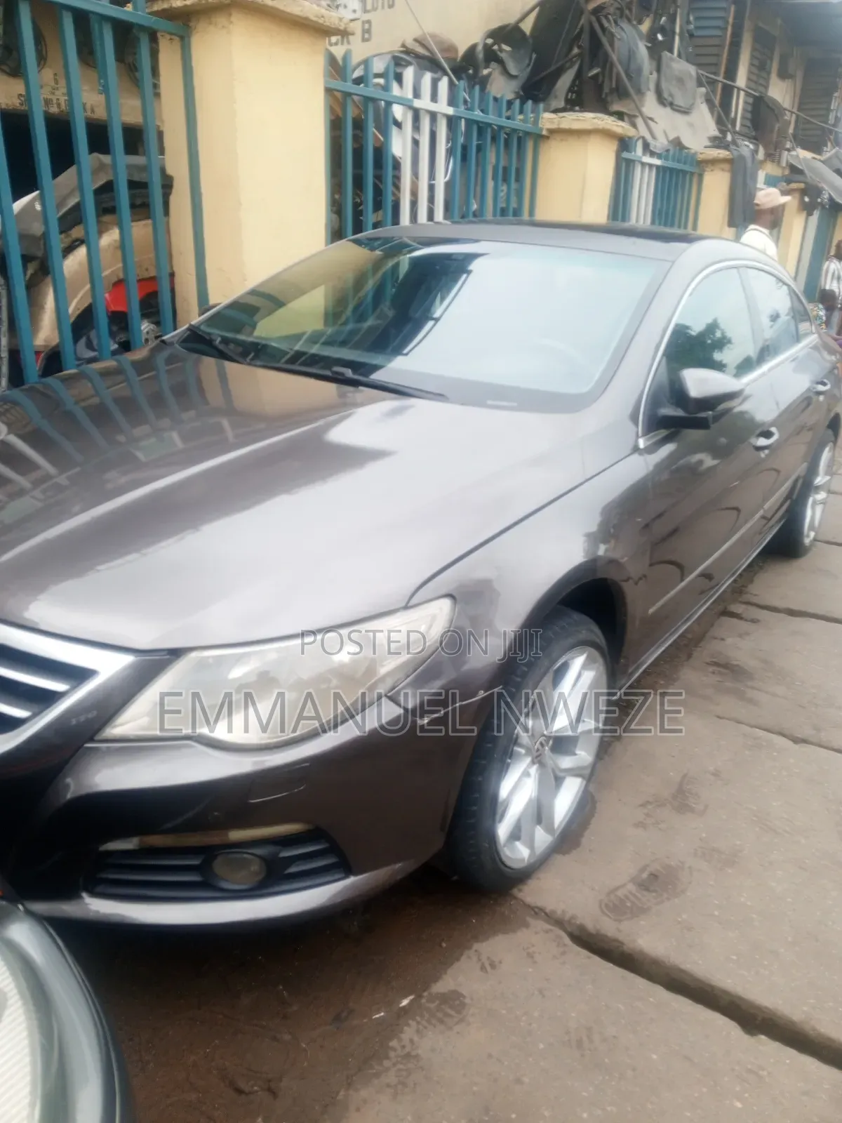 Volkswagen Passat 2011 Gold