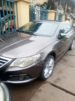 Volkswagen Passat 2011 Gold