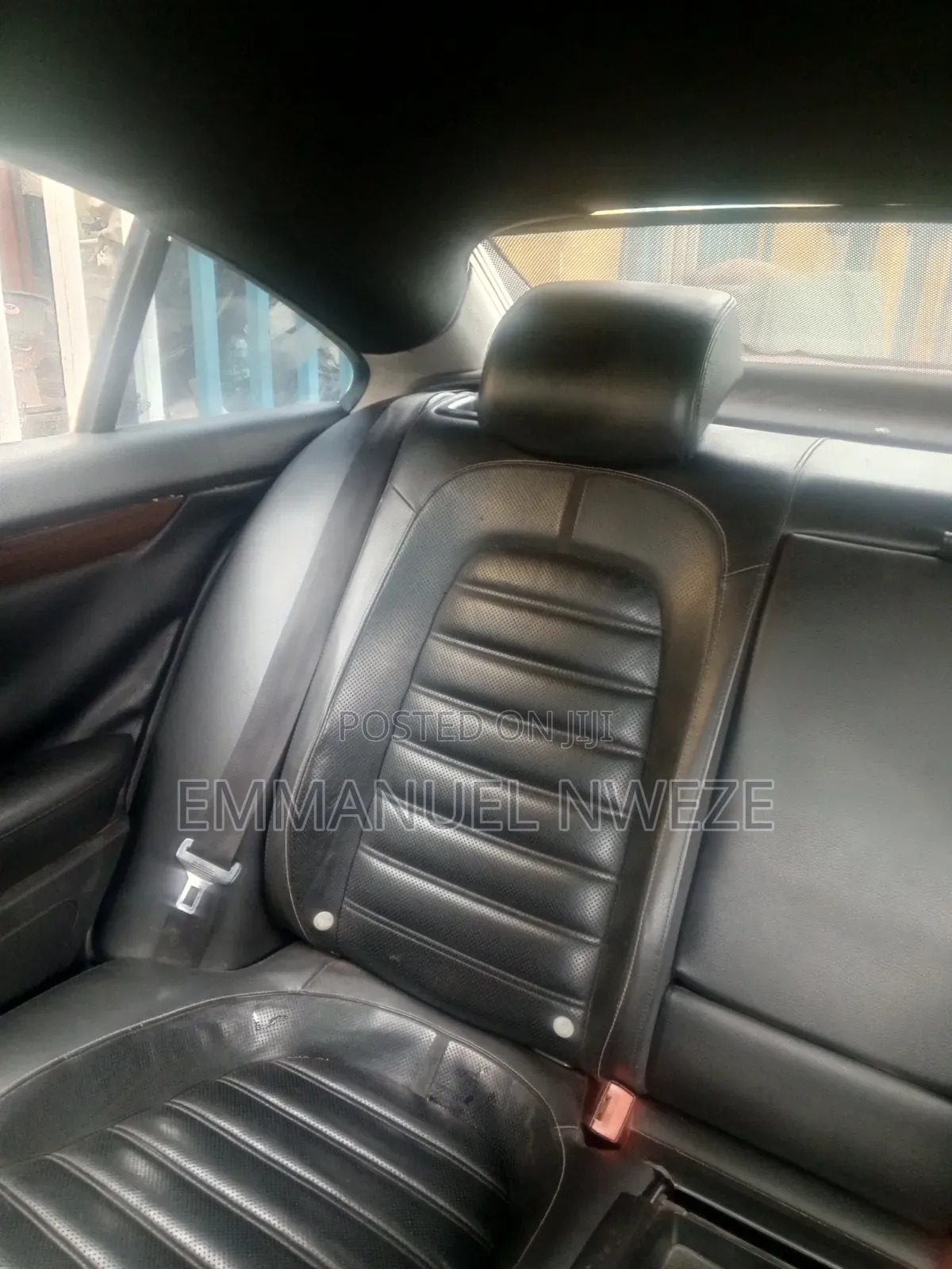 Volkswagen Passat 2011 Gold